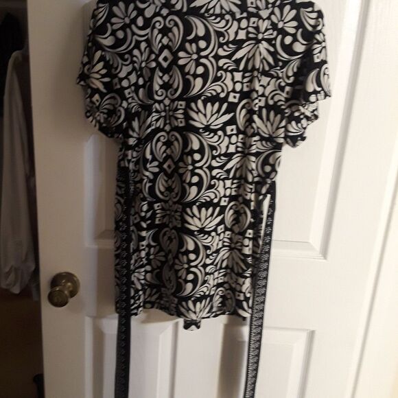 Apt 9 short sleeve top Size large - Picture 4 of 5